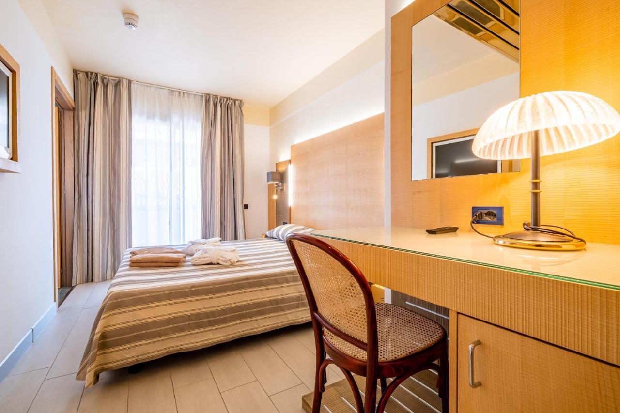 Hotel Mare Lignano Sabbiadoro Dış mekan fotoğraf