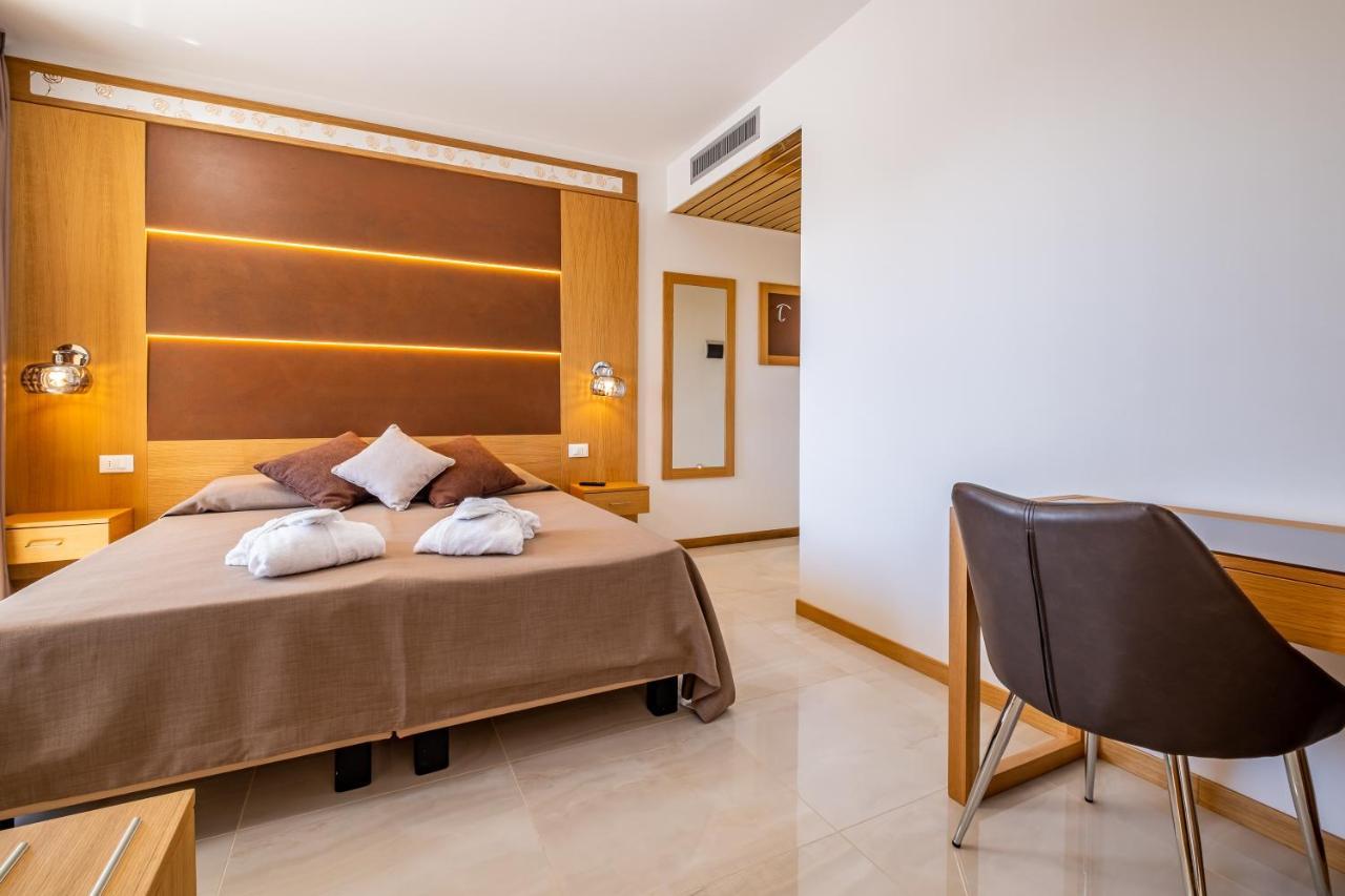 Hotel Mare Lignano Sabbiadoro Dış mekan fotoğraf
